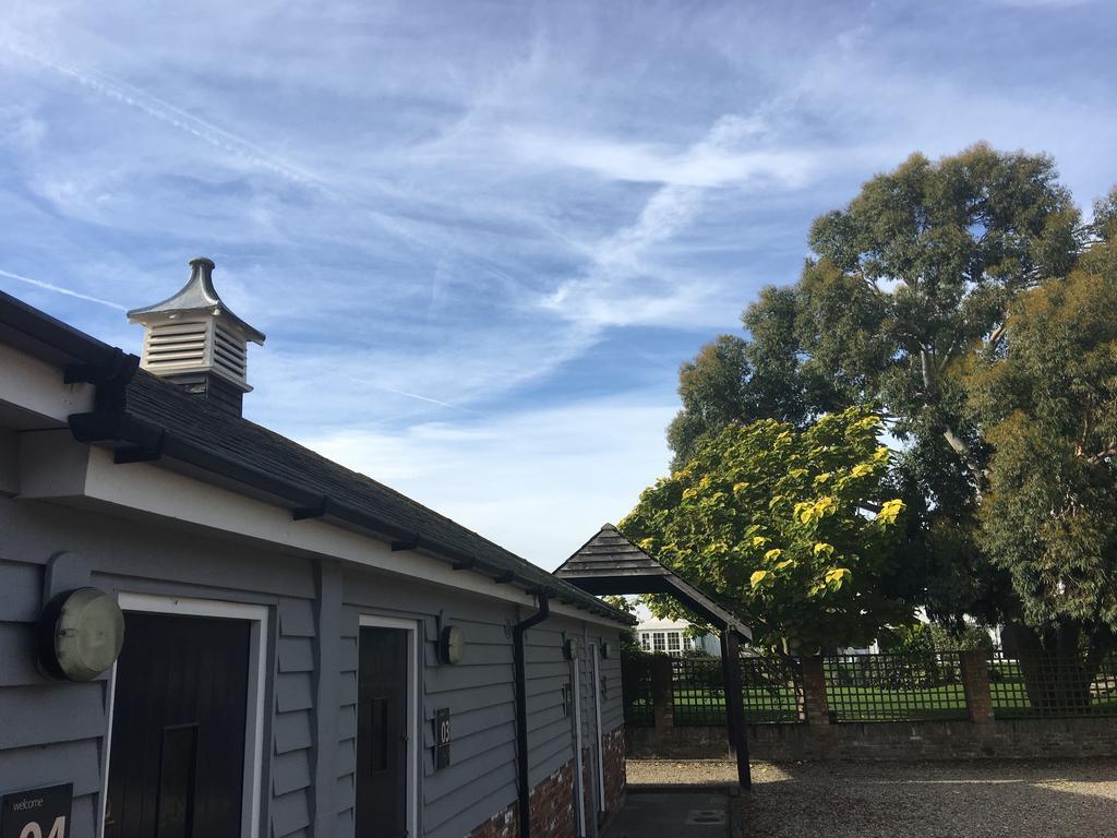 Hotel Blazing Donkey Countryside Retreat Sandwich Exterior foto